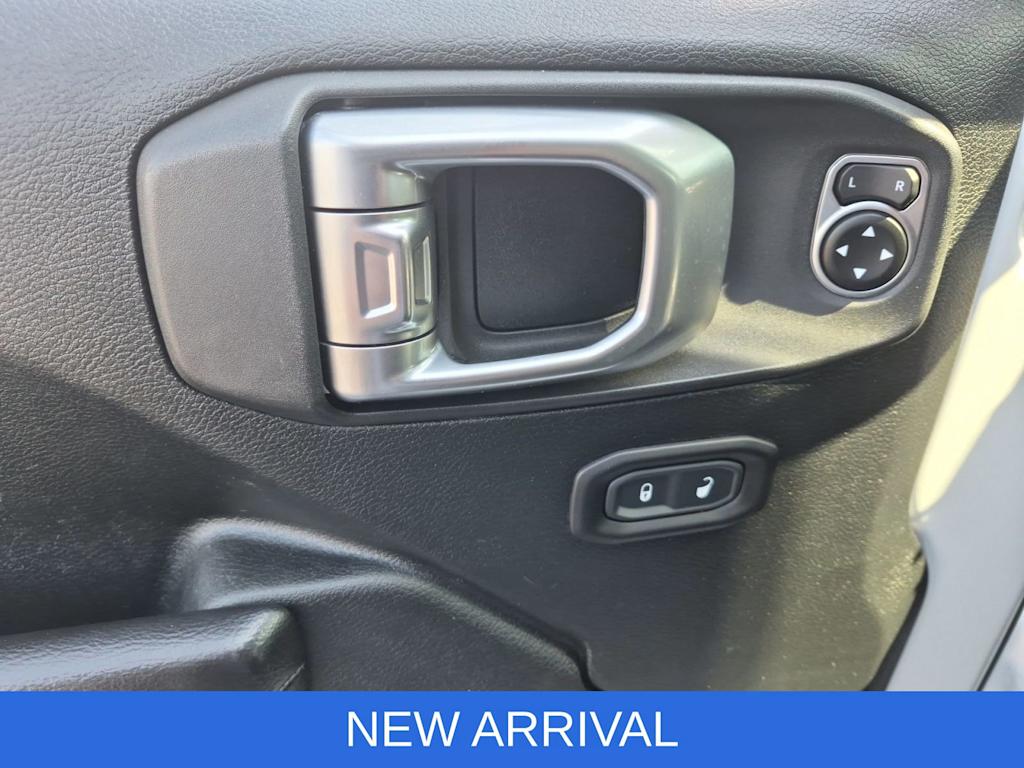 Thumbnail: 2020 Jeep Gladiator - 19