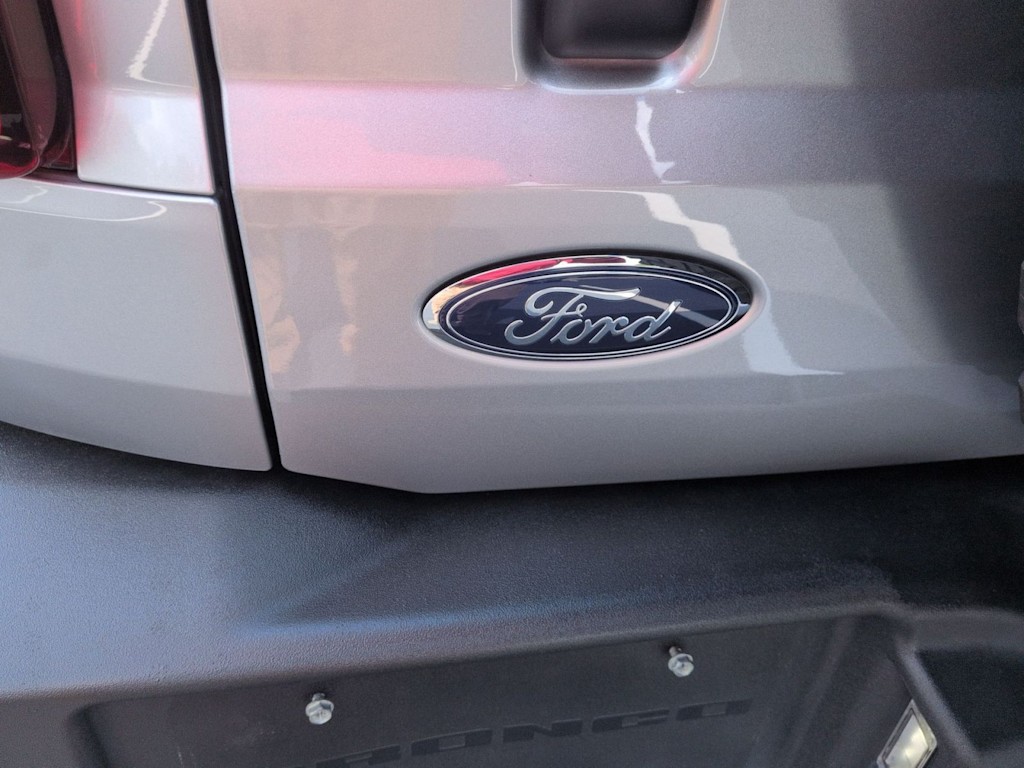 Thumbnail: 2022 Ford Bronco - 7