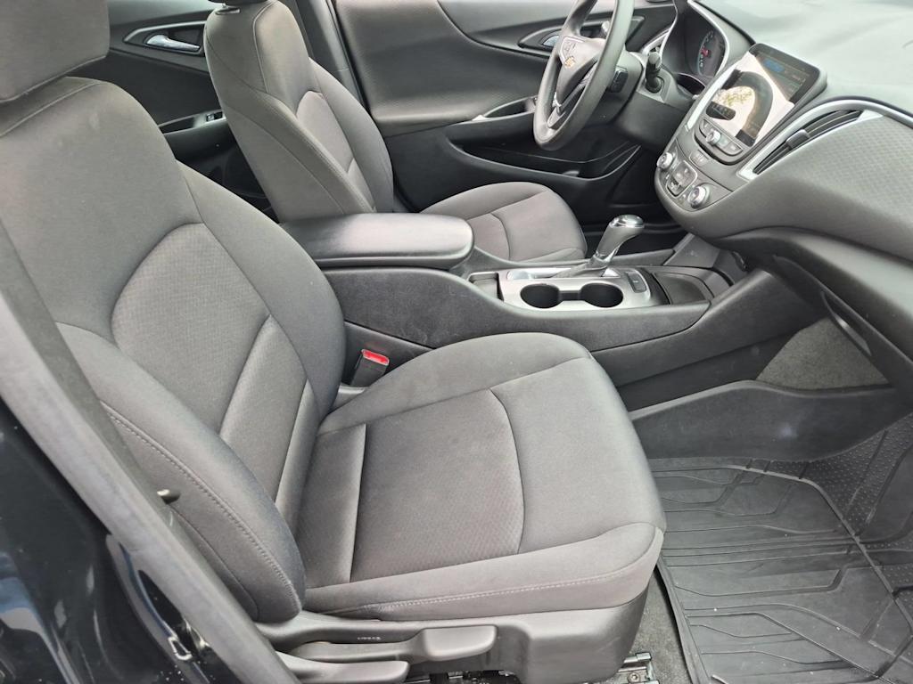 Thumbnail: 2020 Chevrolet Malibu - 11