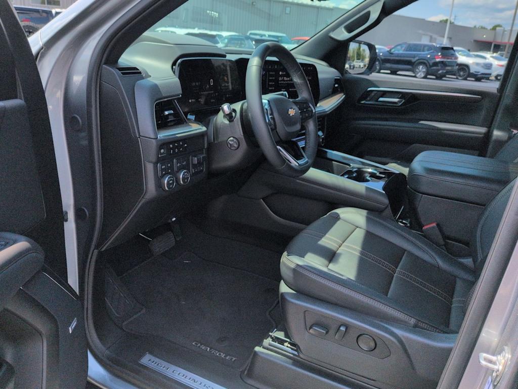 Thumbnail: 2025 Chevrolet Tahoe - 11