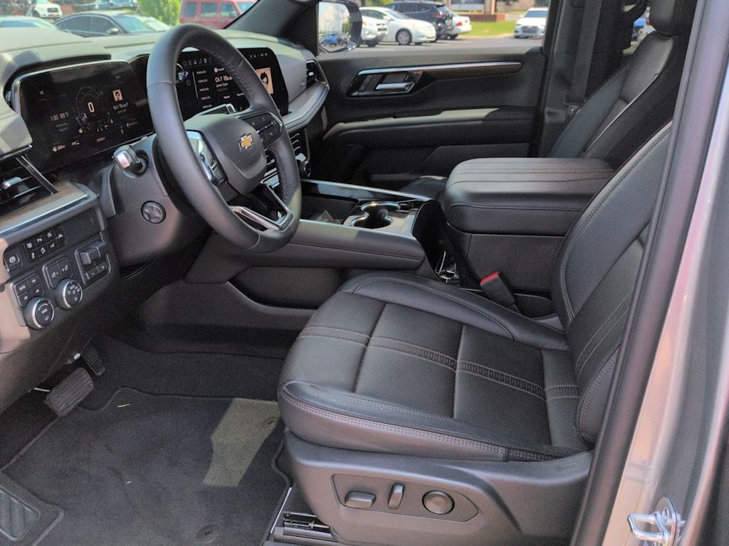 Thumbnail: 2025 Chevrolet Tahoe - 12