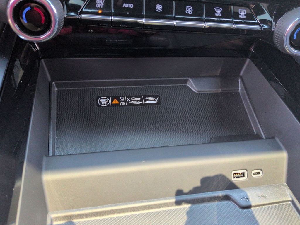 Thumbnail: 2025 Chevrolet Tahoe - 38