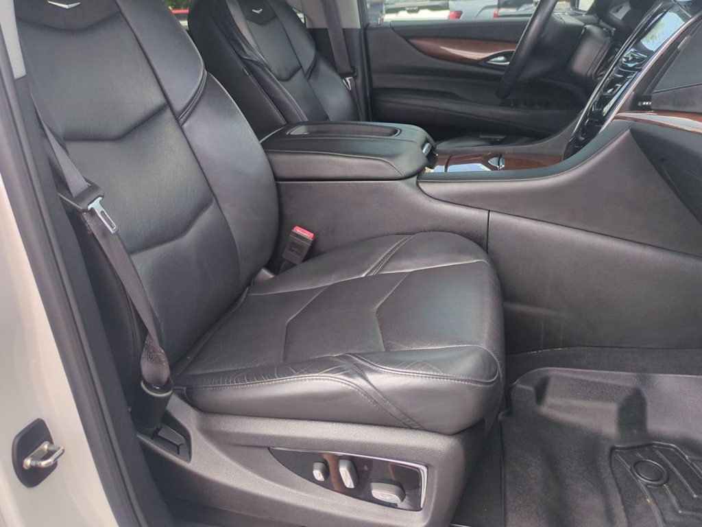 Thumbnail: 2017 Cadillac Escalade - 11