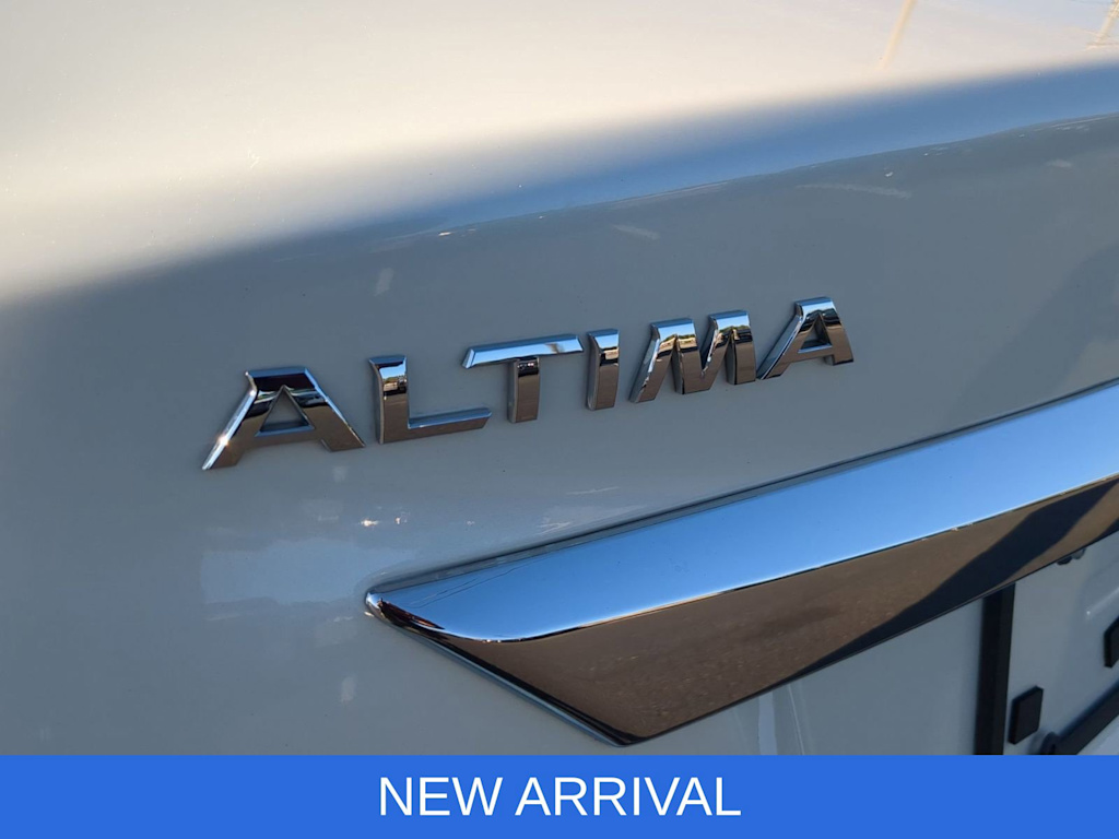 Thumbnail: 2015 Nissan Altima - 7