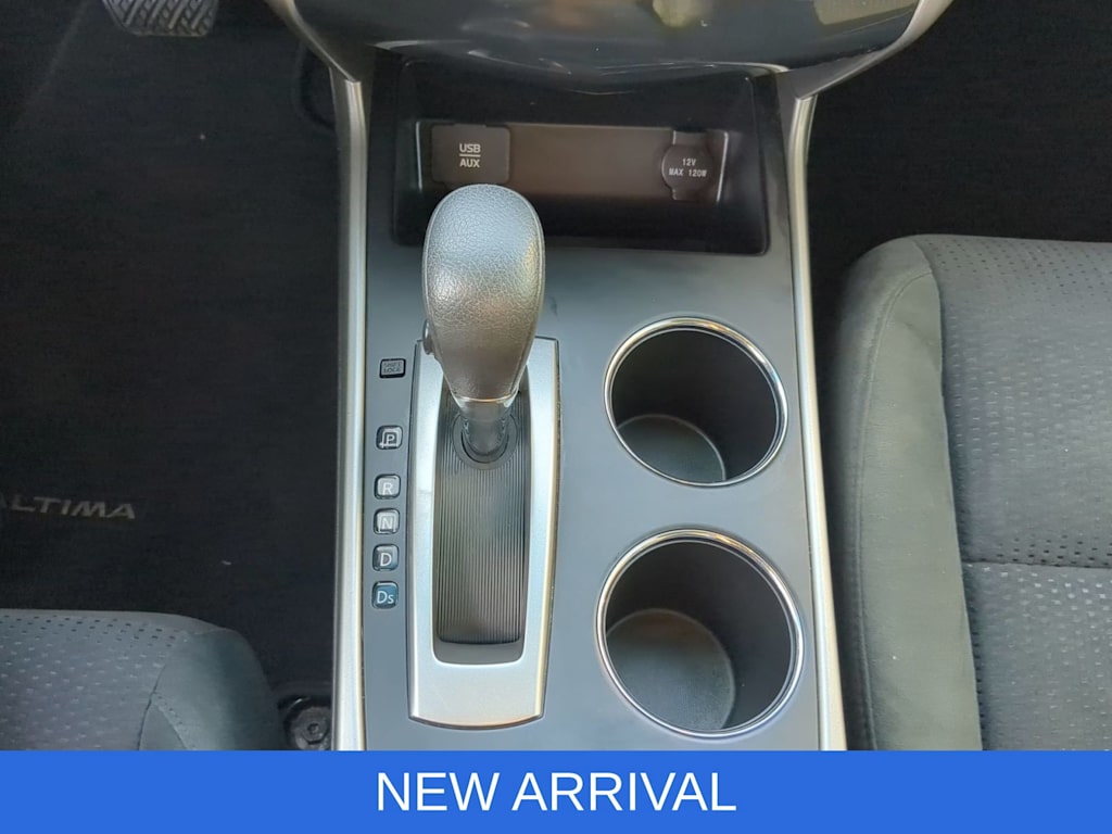 Thumbnail: 2015 Nissan Altima - 14