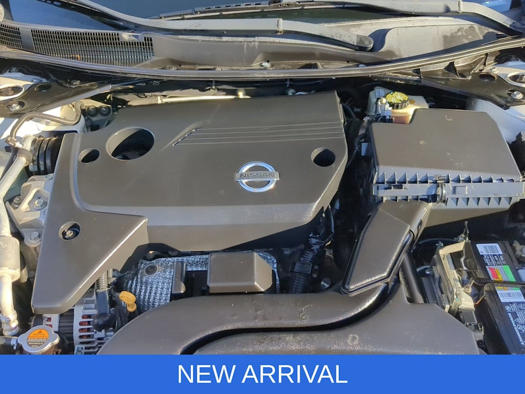 Thumbnail: 2015 Nissan Altima - 9