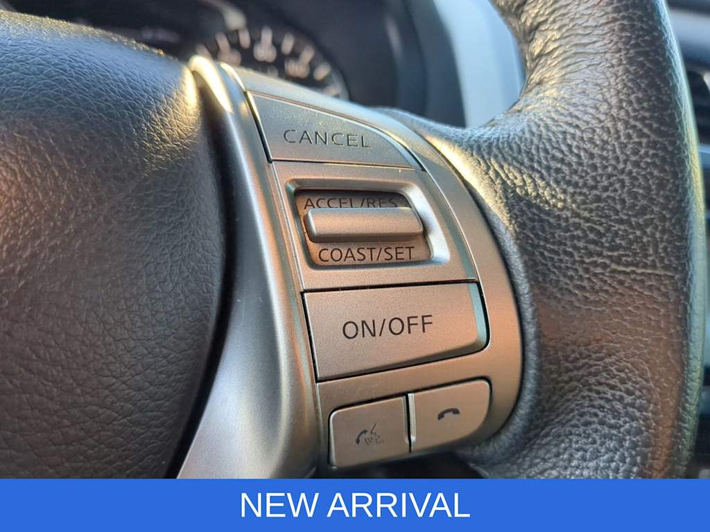 Thumbnail: 2015 Nissan Altima - 35