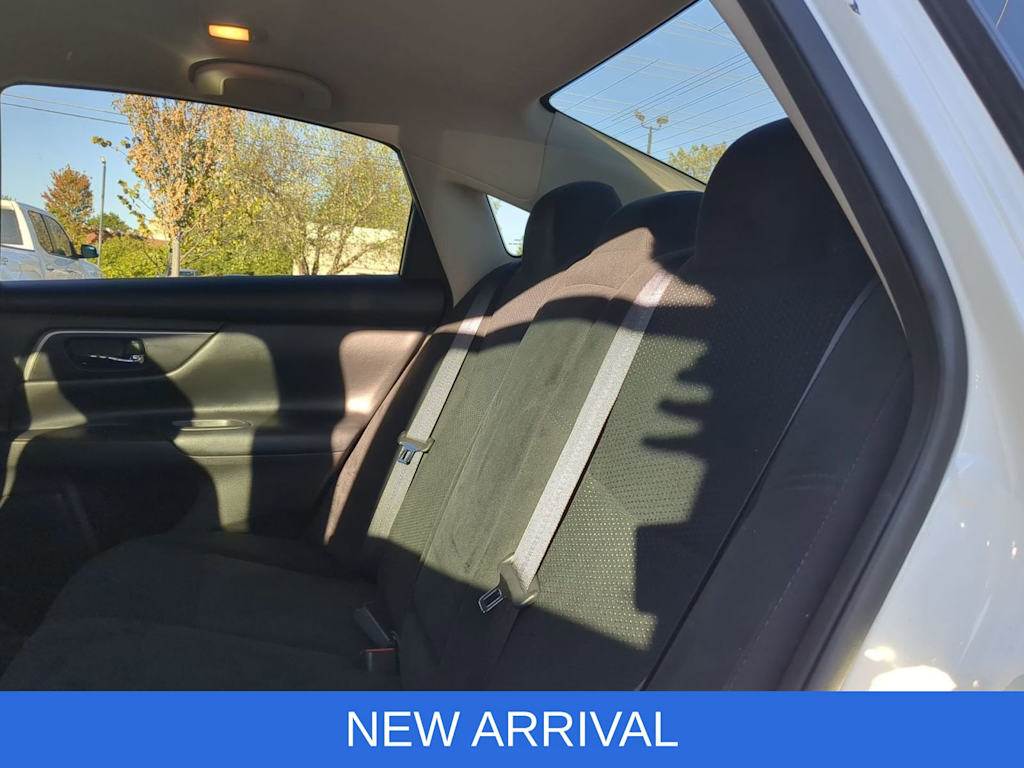 Thumbnail: 2015 Nissan Altima - 31