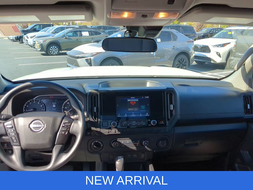 Thumbnail: 2025 Nissan Frontier - 10