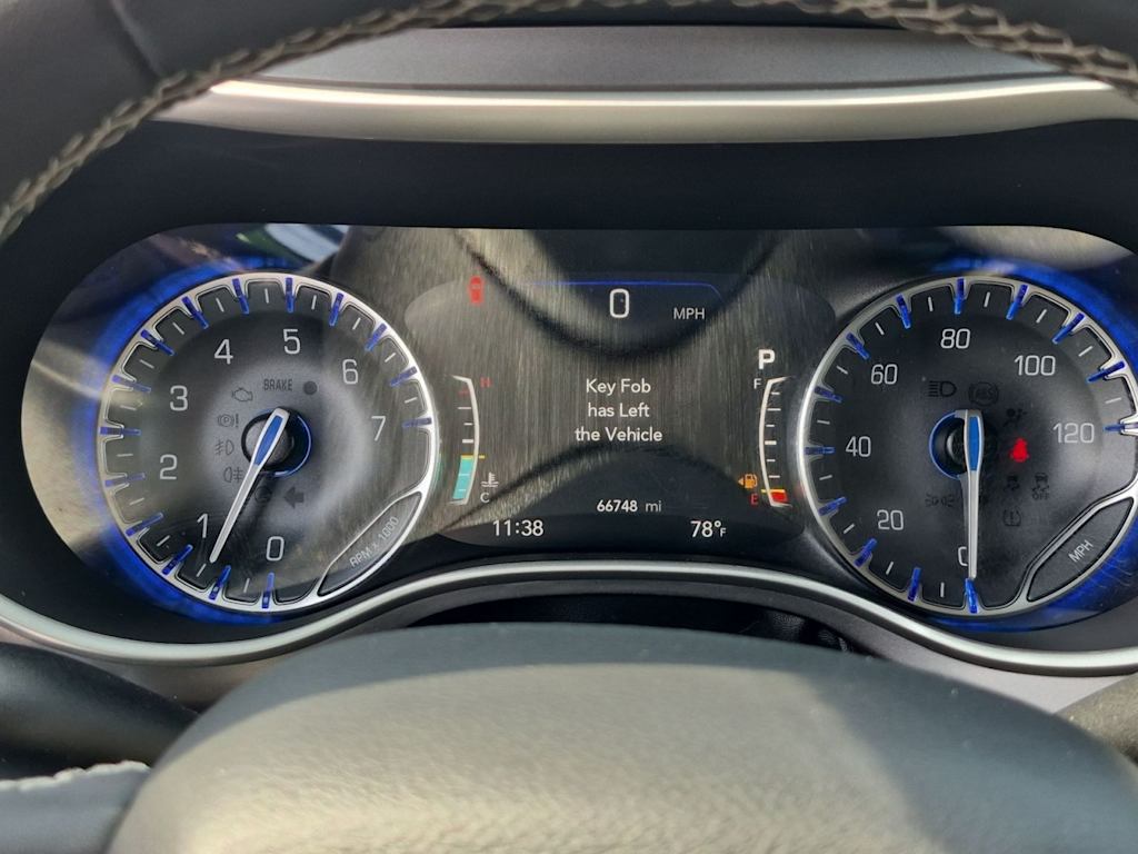 Thumbnail: 2022 Chrysler Pacifica - 13