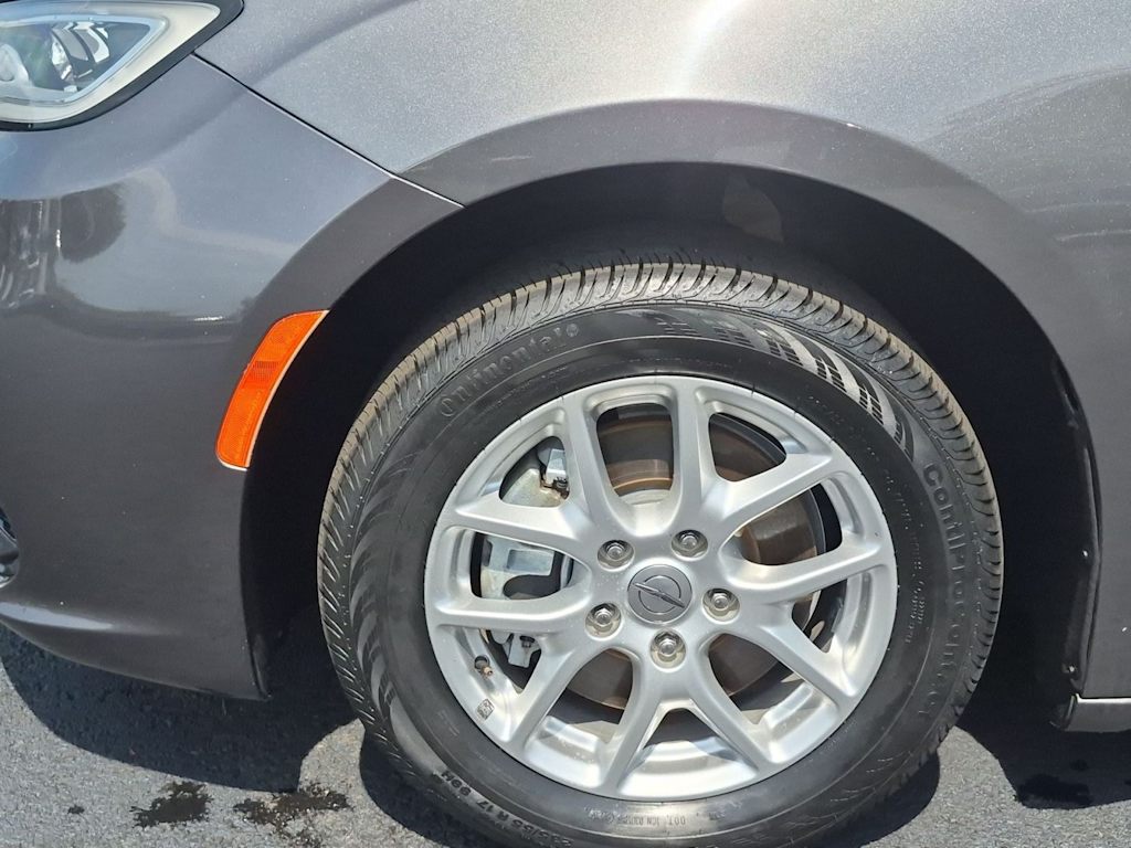 Thumbnail: 2022 Chrysler Pacifica - 7