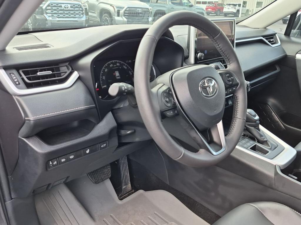 Thumbnail: 2025 Toyota RAV4 - 2