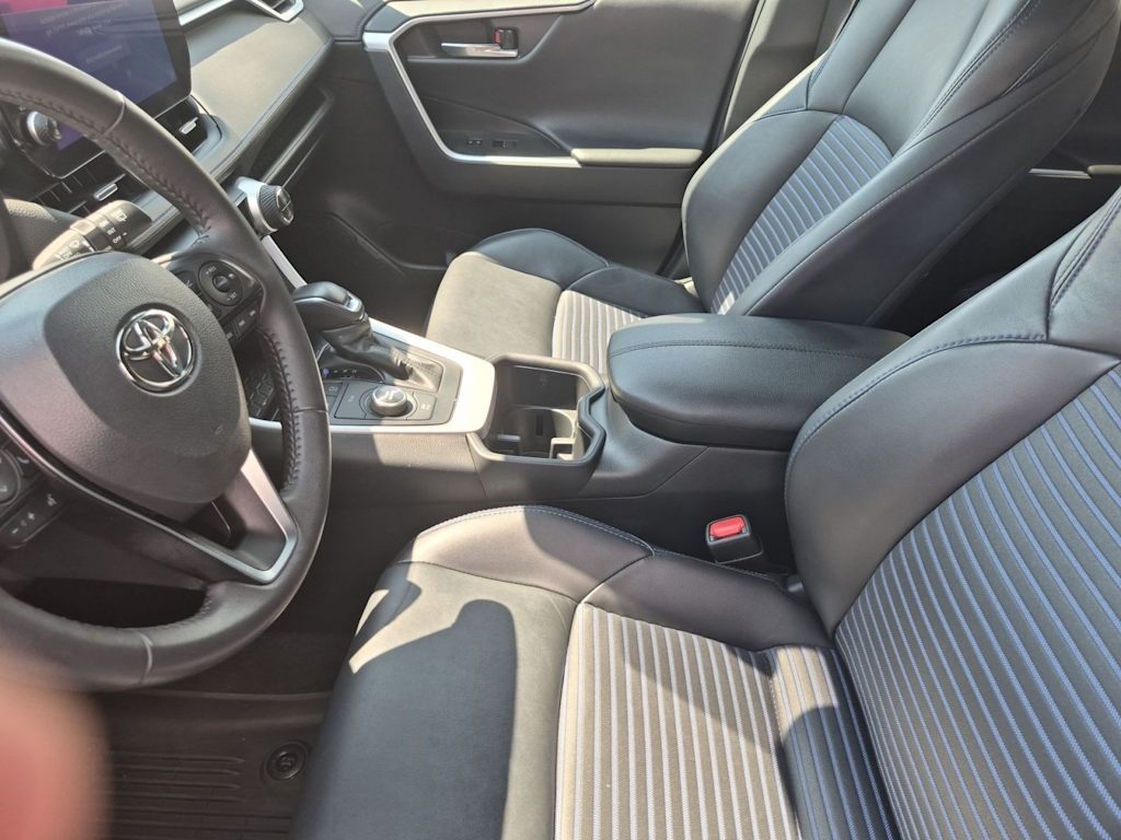 Thumbnail: 2024 Toyota RAV4 - 9