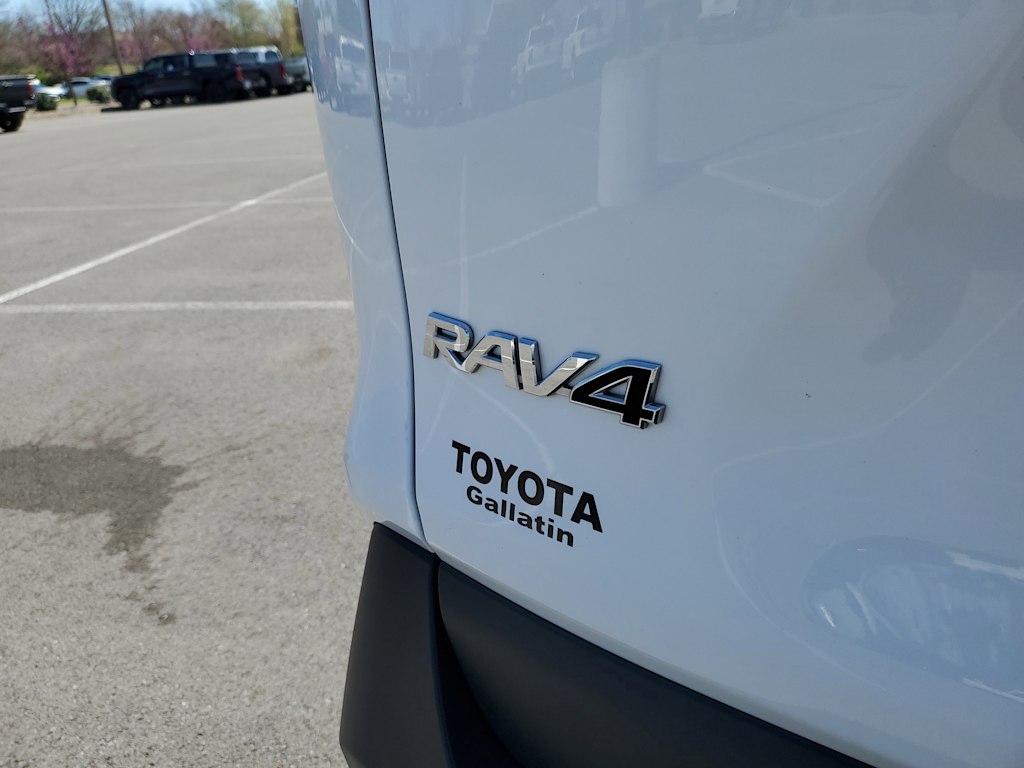 Thumbnail: 2024 Toyota RAV4 - 16
