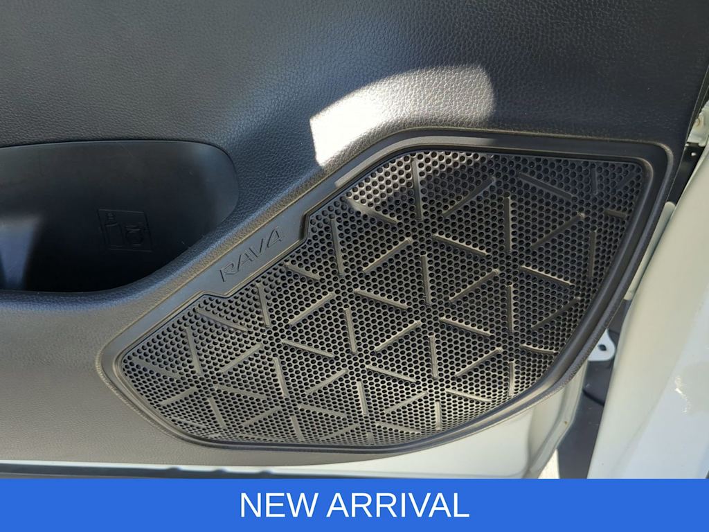 Thumbnail: 2025 Toyota RAV4 - 12