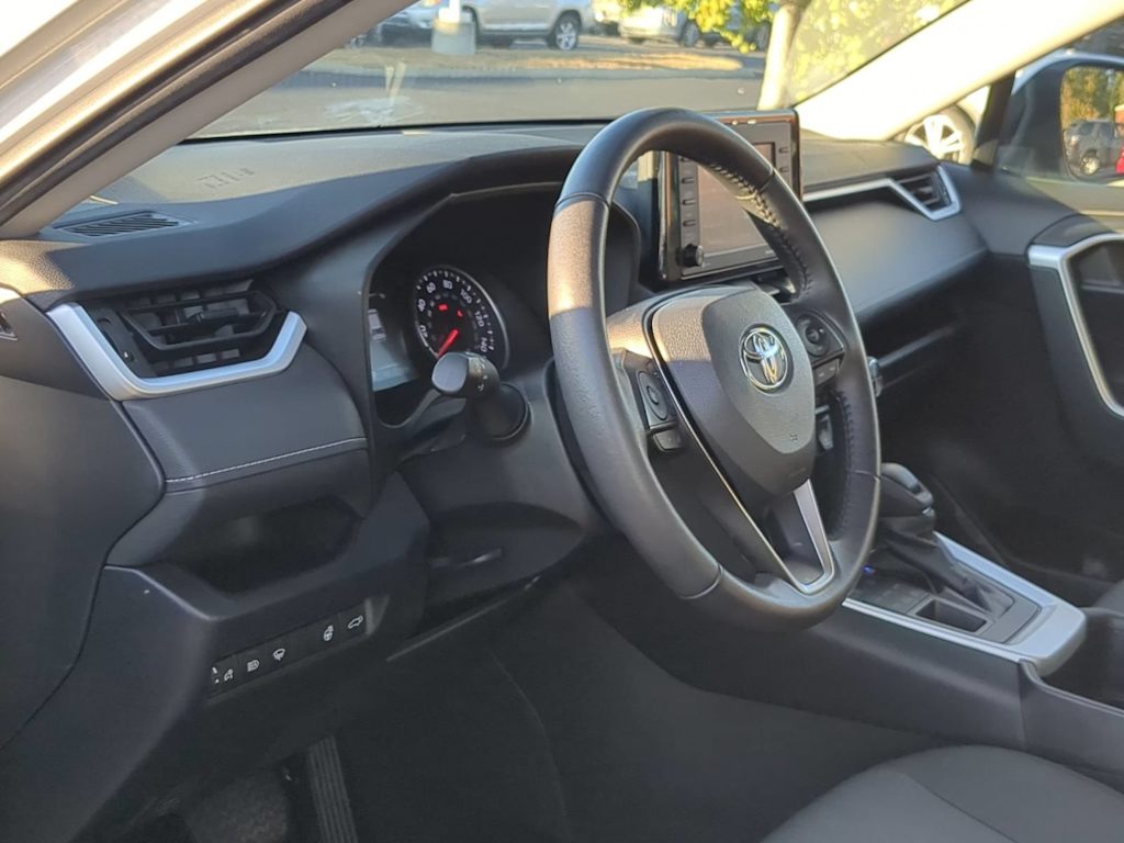 Thumbnail: 2022 Toyota RAV4 - 2