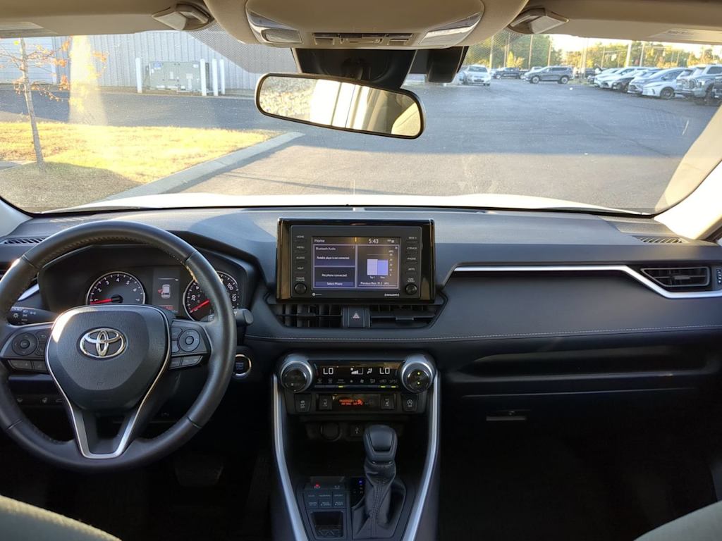 Thumbnail: 2022 Toyota RAV4 - 10