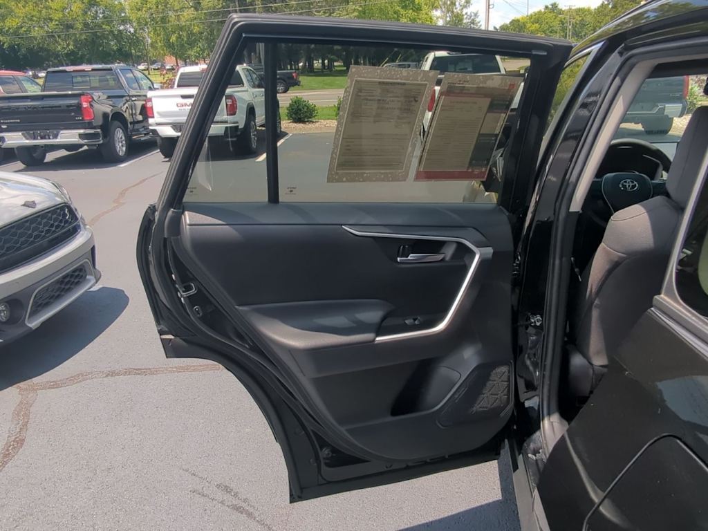 Thumbnail: 2022 Toyota RAV4 - 44