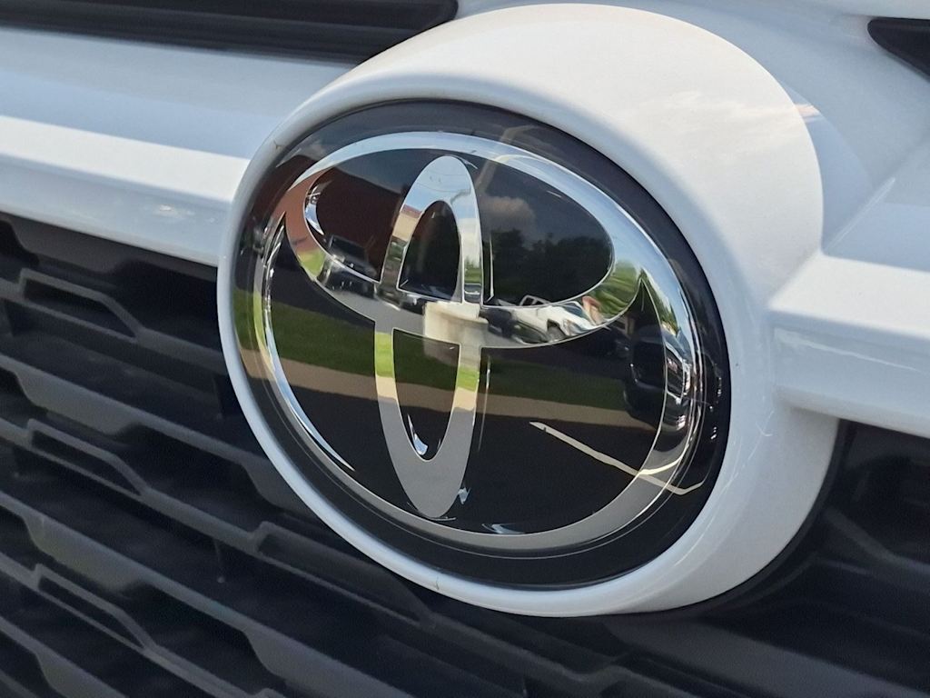 Thumbnail: 2025 Toyota RAV4 - 7