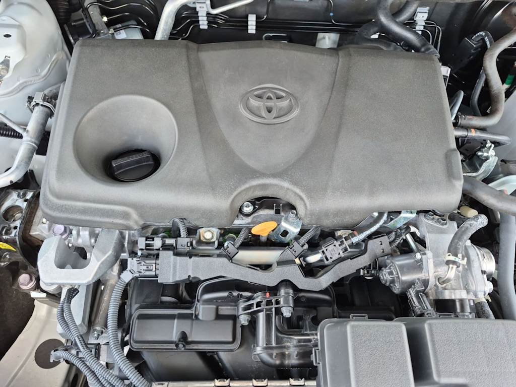 Thumbnail: 2025 Toyota RAV4 - 9