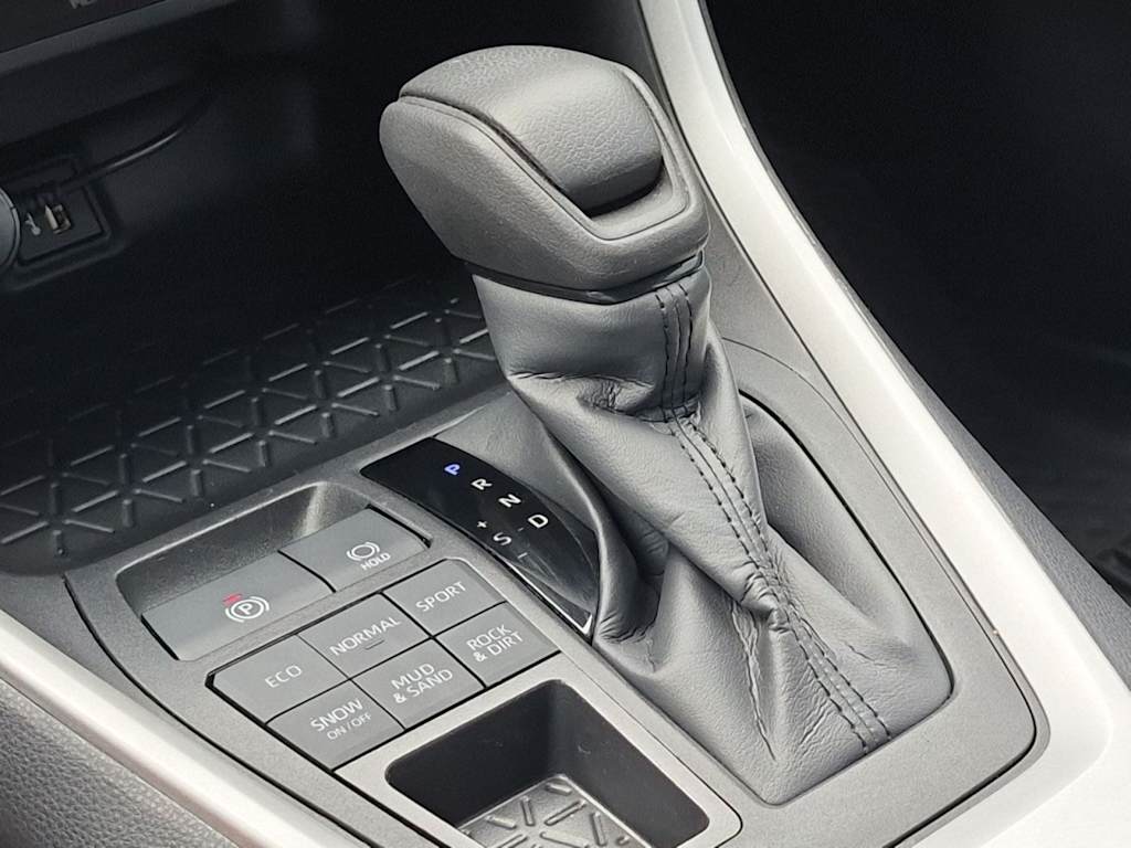 Thumbnail: 2024 Toyota RAV4 - 15