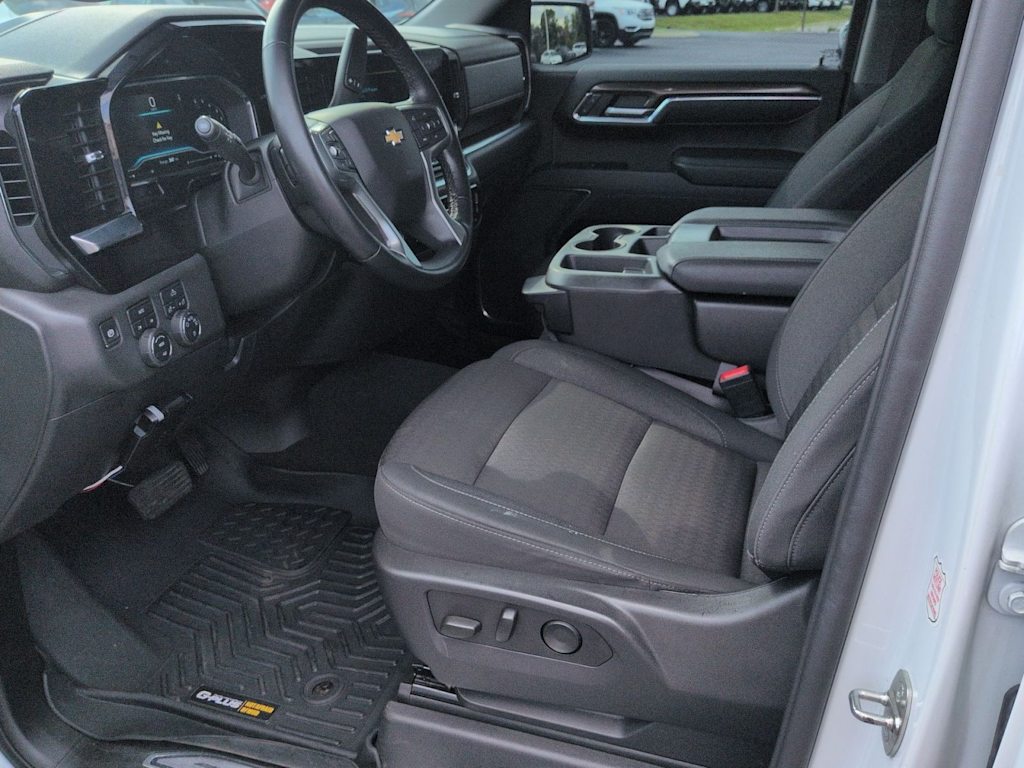 Thumbnail: 2023 Chevrolet Silverado 1500 - 11