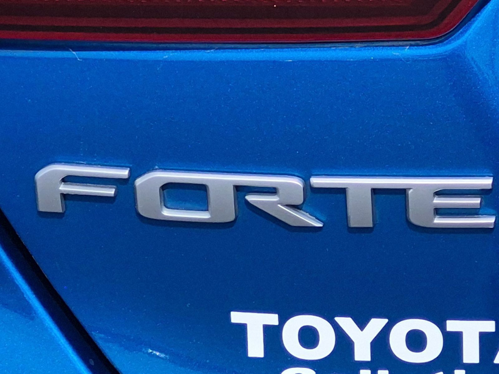 Thumbnail: 2023 Kia Forte - 25