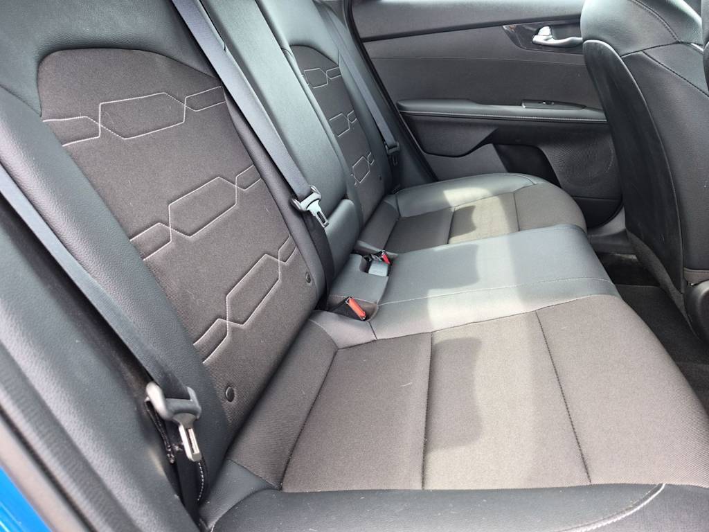 Thumbnail: 2023 Kia Forte - 28
