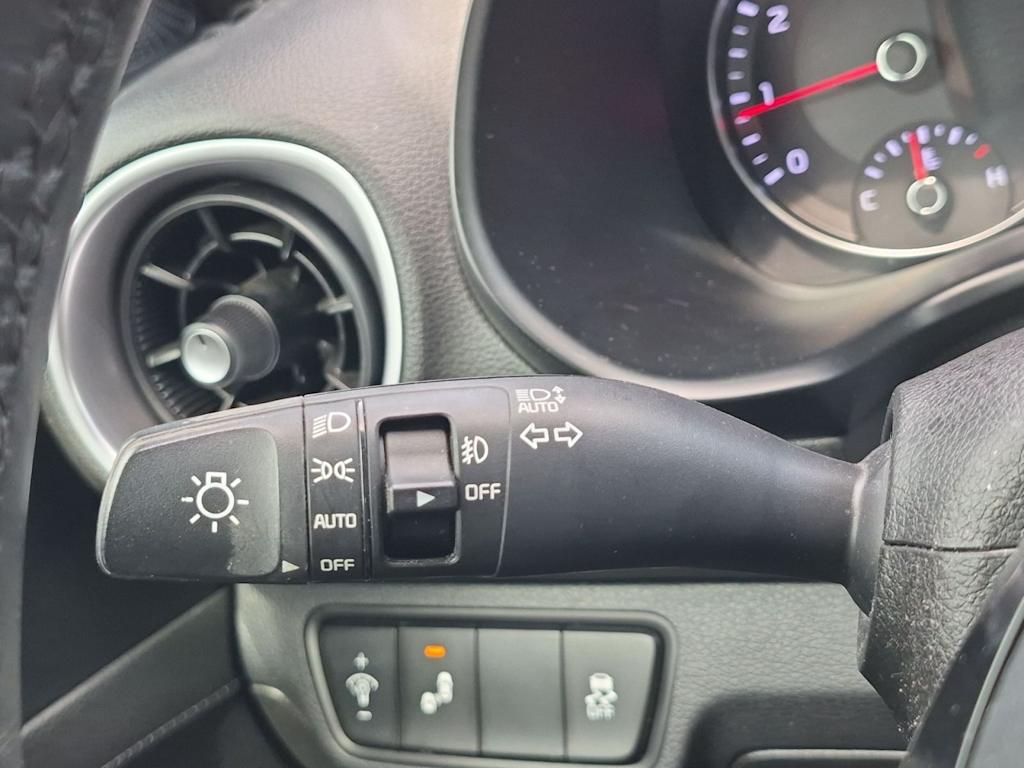 Thumbnail: 2023 Kia Forte - 15