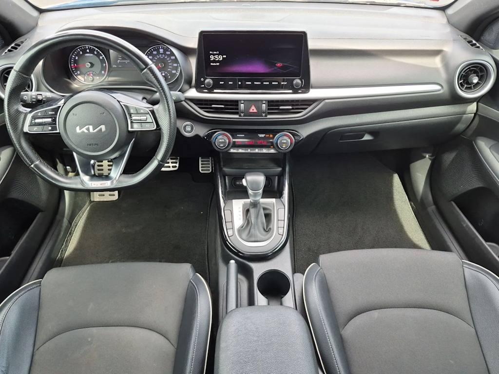 Thumbnail: 2023 Kia Forte - 9