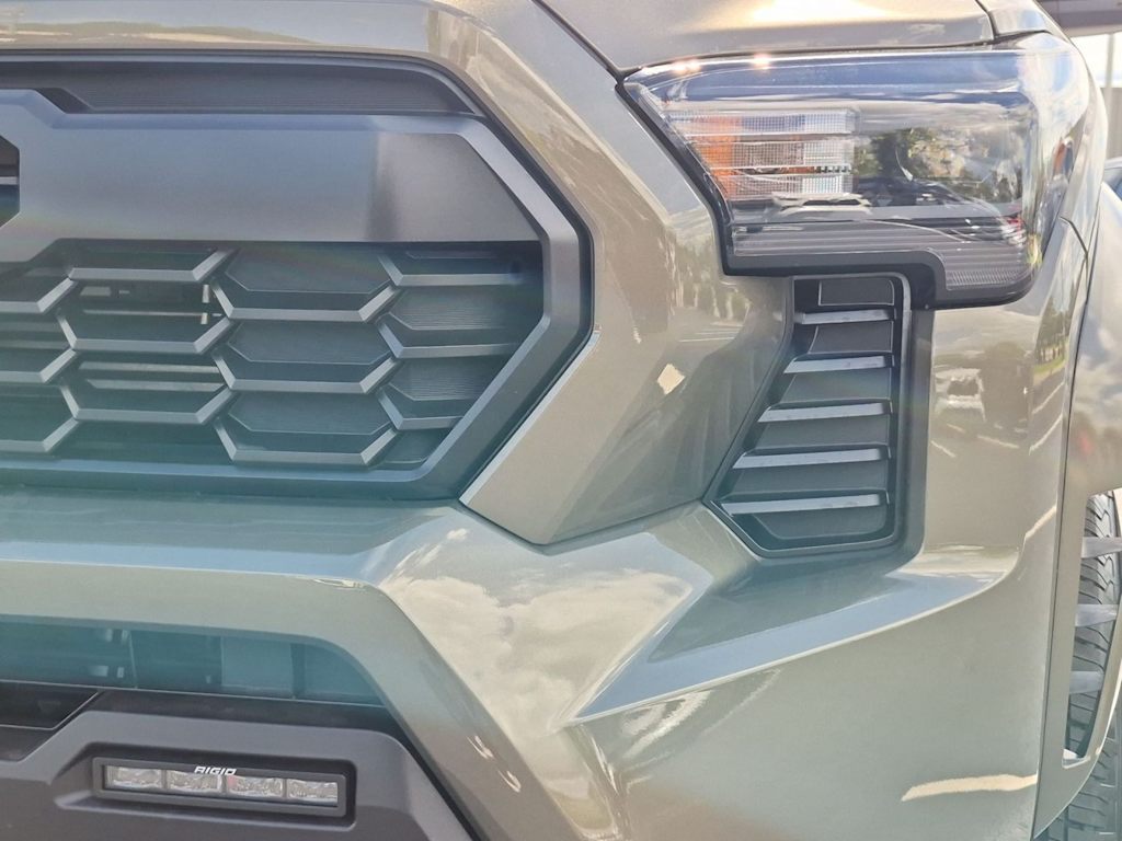 Thumbnail: 2024 Toyota Tacoma - 13