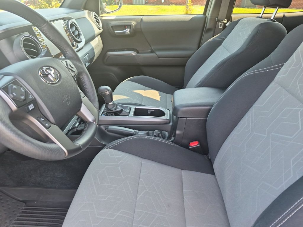 Thumbnail: 2022 Toyota Tacoma - 8