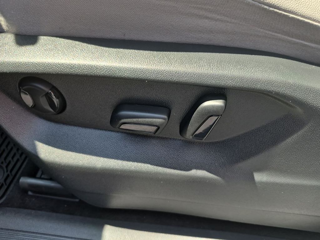Thumbnail: 2021 Volkswagen Tiguan - 19
