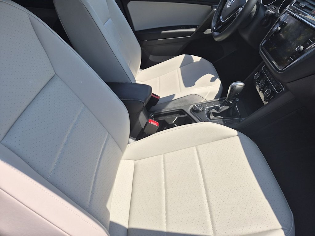 Thumbnail: 2021 Volkswagen Tiguan - 10