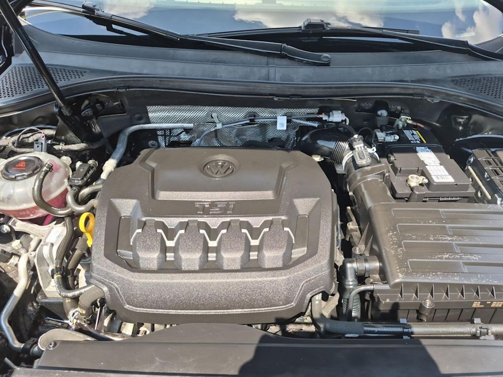 Thumbnail: 2021 Volkswagen Tiguan - 8