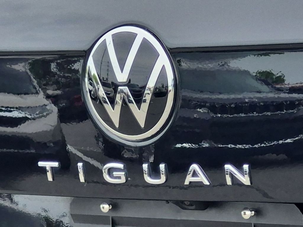 Thumbnail: 2024 Volkswagen Tiguan - 6