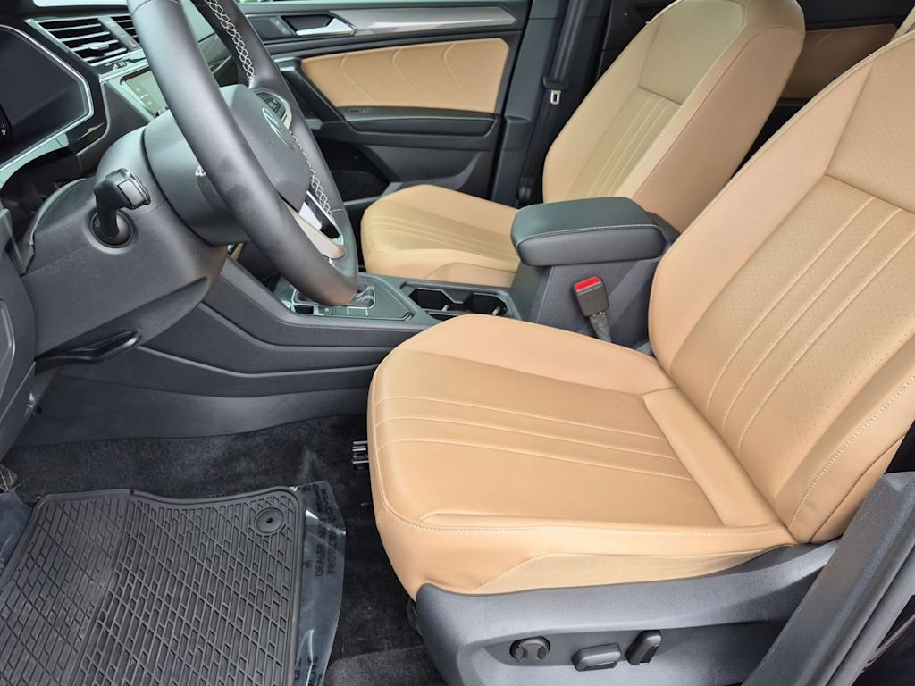 Thumbnail: 2024 Volkswagen Tiguan - 10