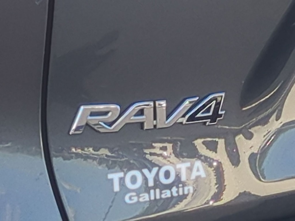 Thumbnail: 2021 Toyota RAV4 - 25