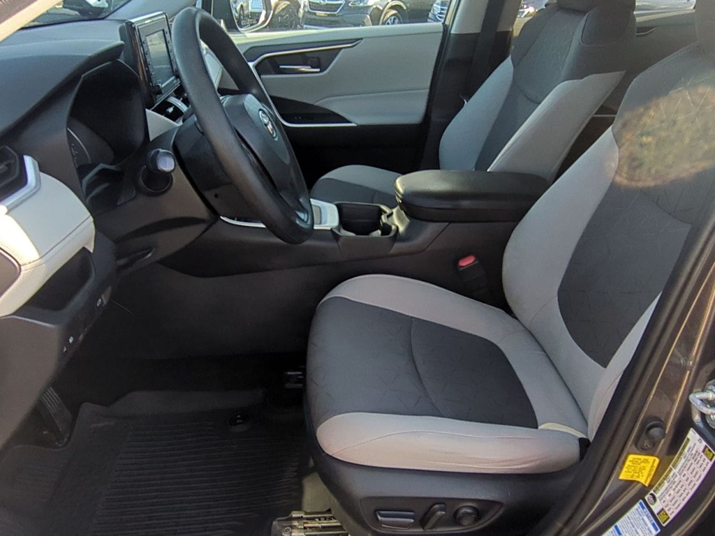 Thumbnail: 2021 Toyota RAV4 - 11