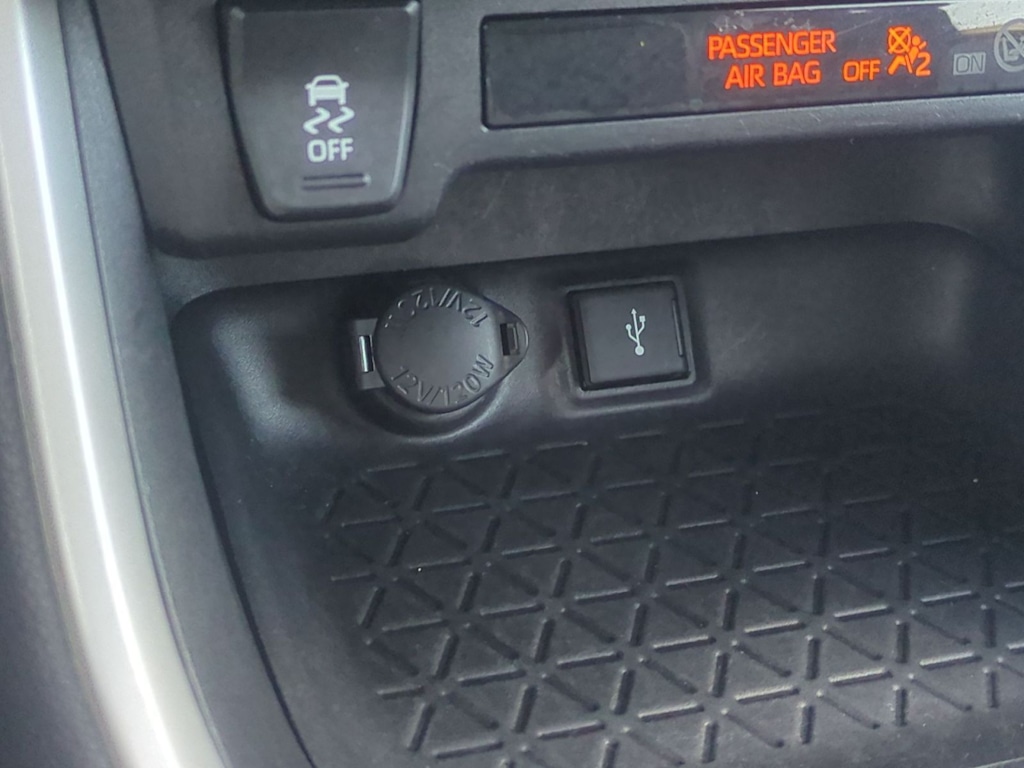 Thumbnail: 2021 Toyota RAV4 - 37