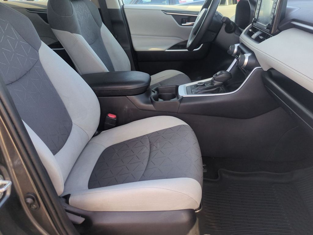 Thumbnail: 2021 Toyota RAV4 - 12