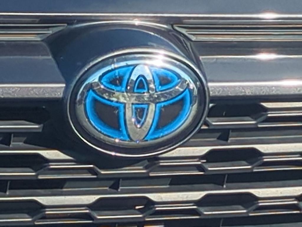 Thumbnail: 2021 Toyota RAV4 - 7
