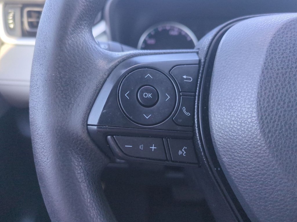 Thumbnail: 2021 Toyota RAV4 - 31