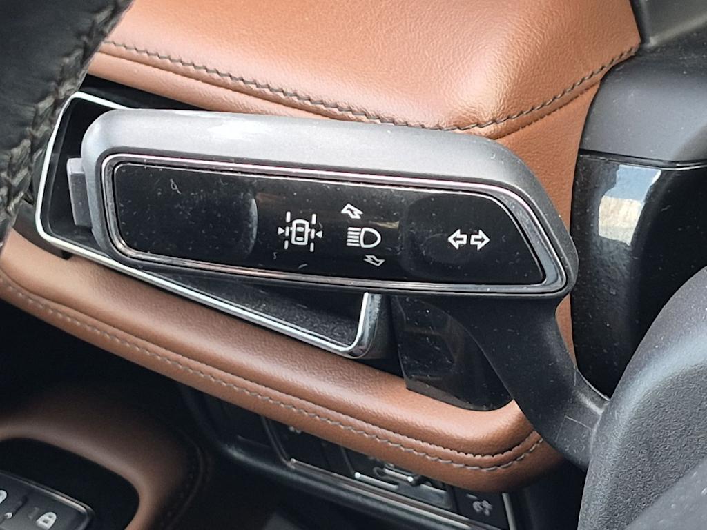 Thumbnail: 2020 Lincoln Aviator - 34
