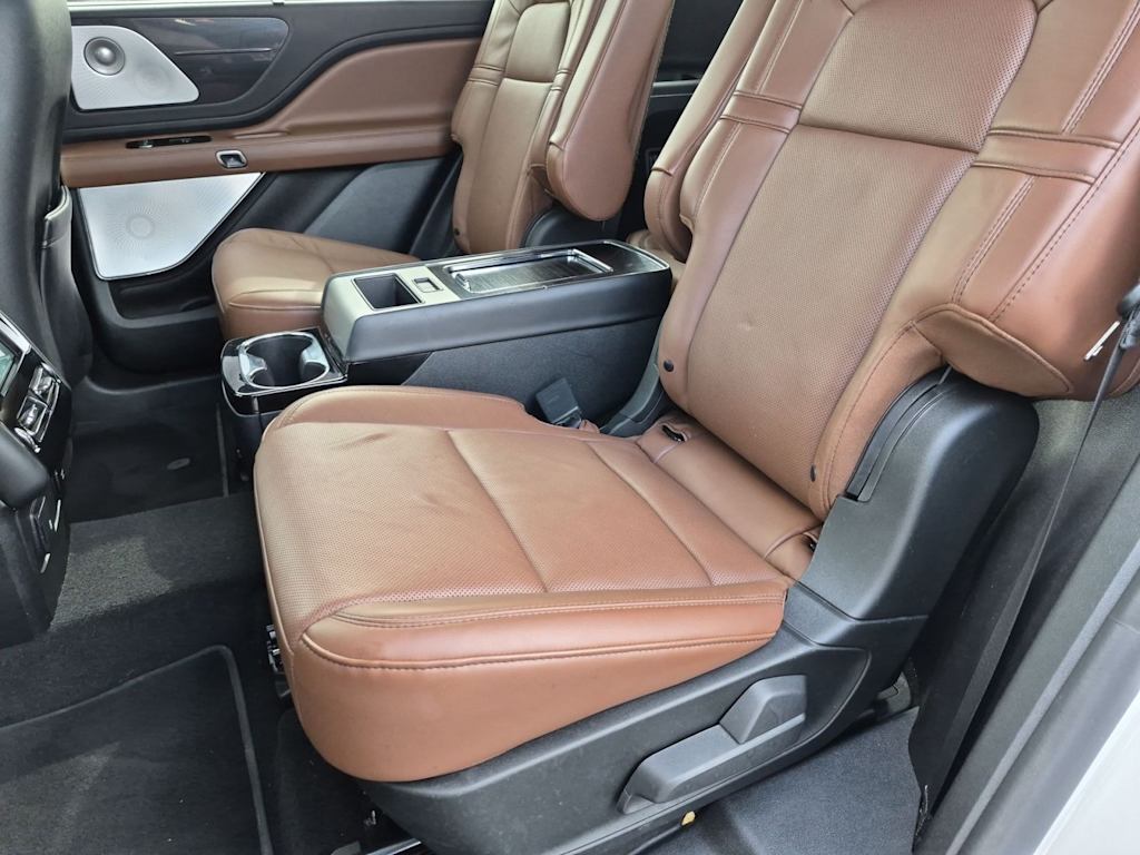 Thumbnail: 2020 Lincoln Aviator - 12