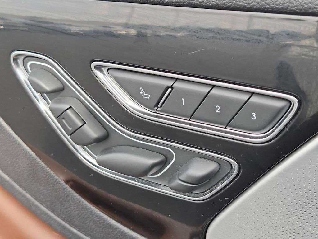 Thumbnail: 2020 Lincoln Aviator - 25
