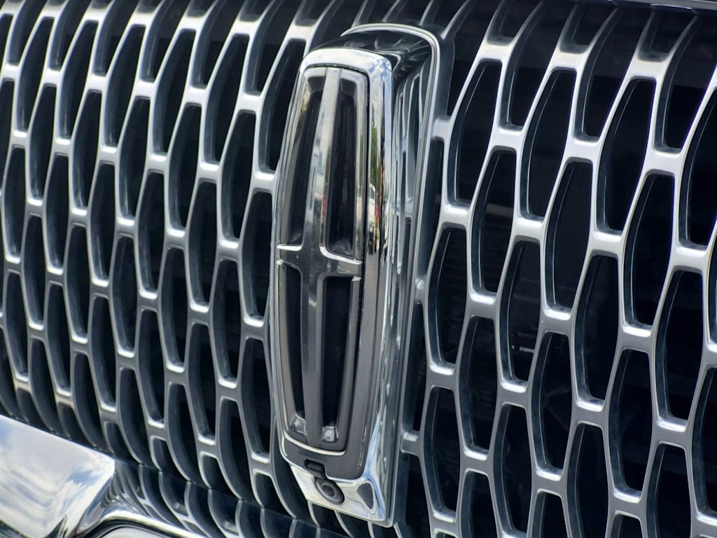 Thumbnail: 2020 Lincoln Aviator - 8