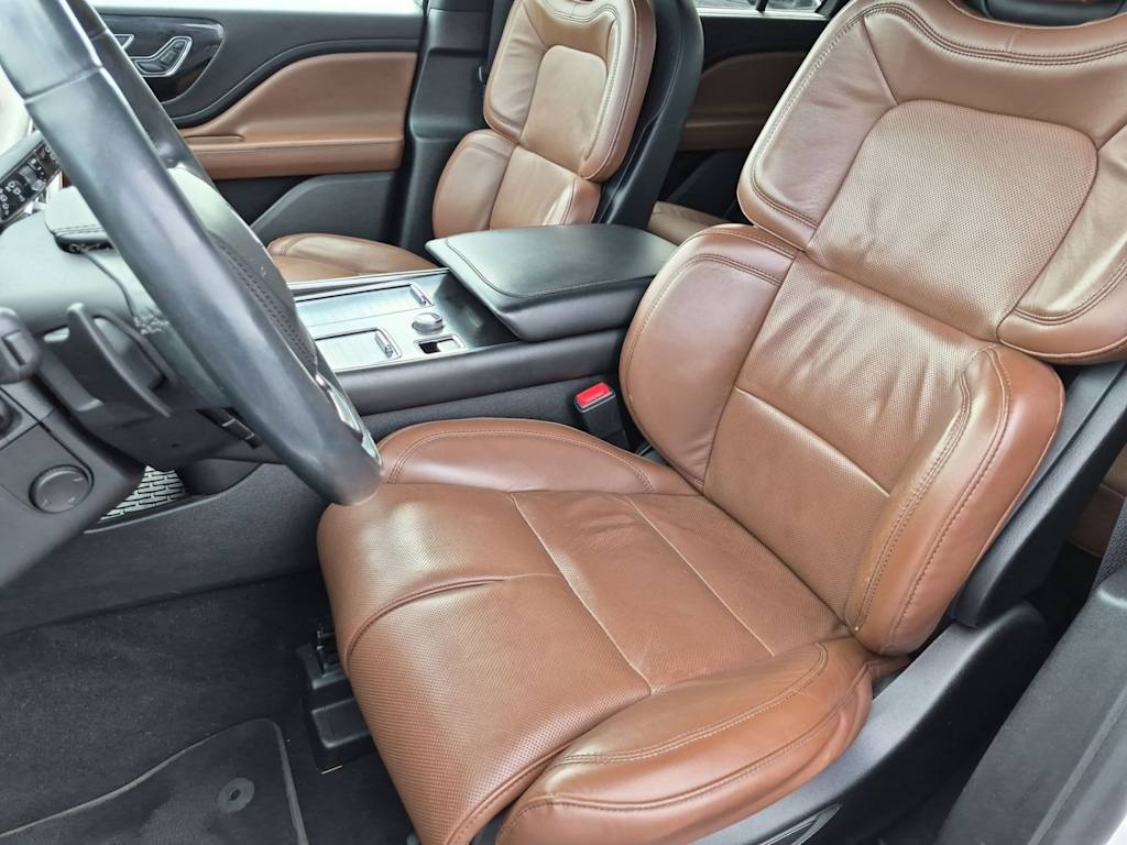 Thumbnail: 2020 Lincoln Aviator - 11