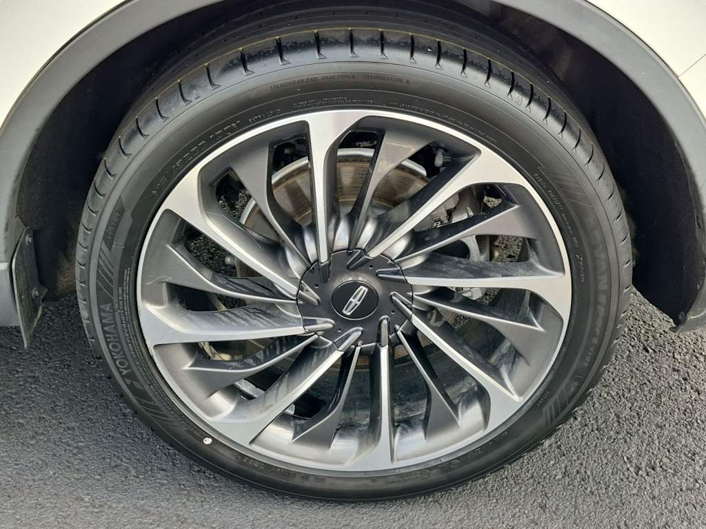 Thumbnail: 2020 Lincoln Aviator - 24