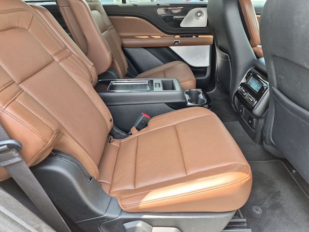 Thumbnail: 2020 Lincoln Aviator - 25
